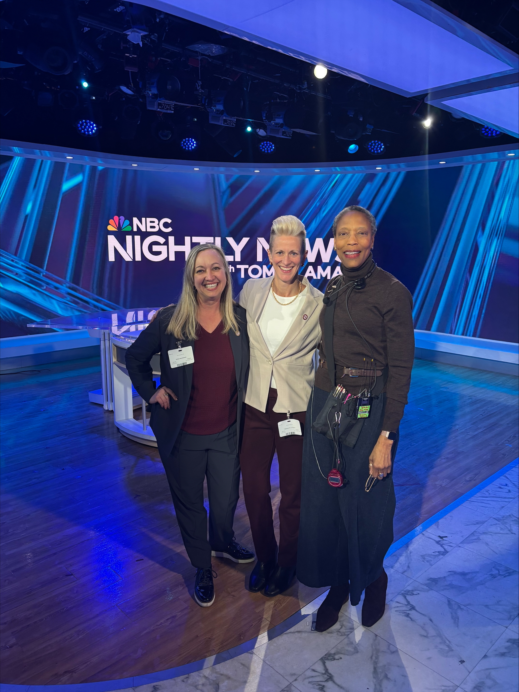 Anne Louise Wallace '82 with President Shannon B. Lundeen and VP of Advancement Kelley Marchbanks