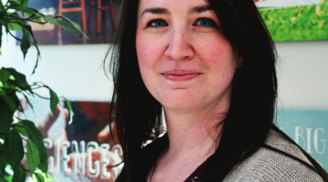 Elizabeth Thomas ’12